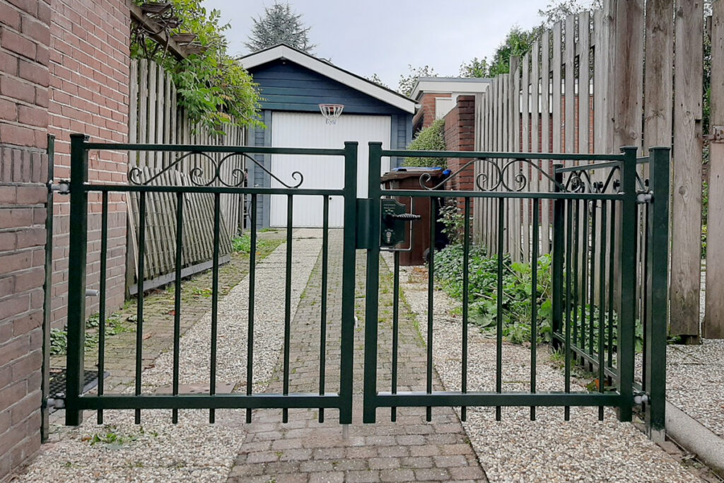 hekwerk met krullen