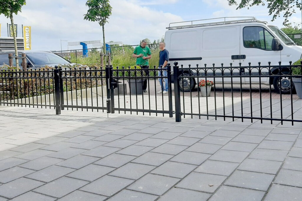 Stalen hekwerk laten plaatsen