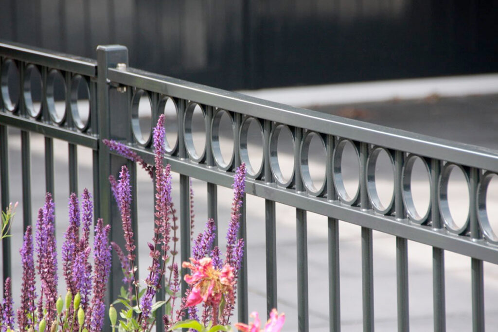 Sierhekwerk showroom