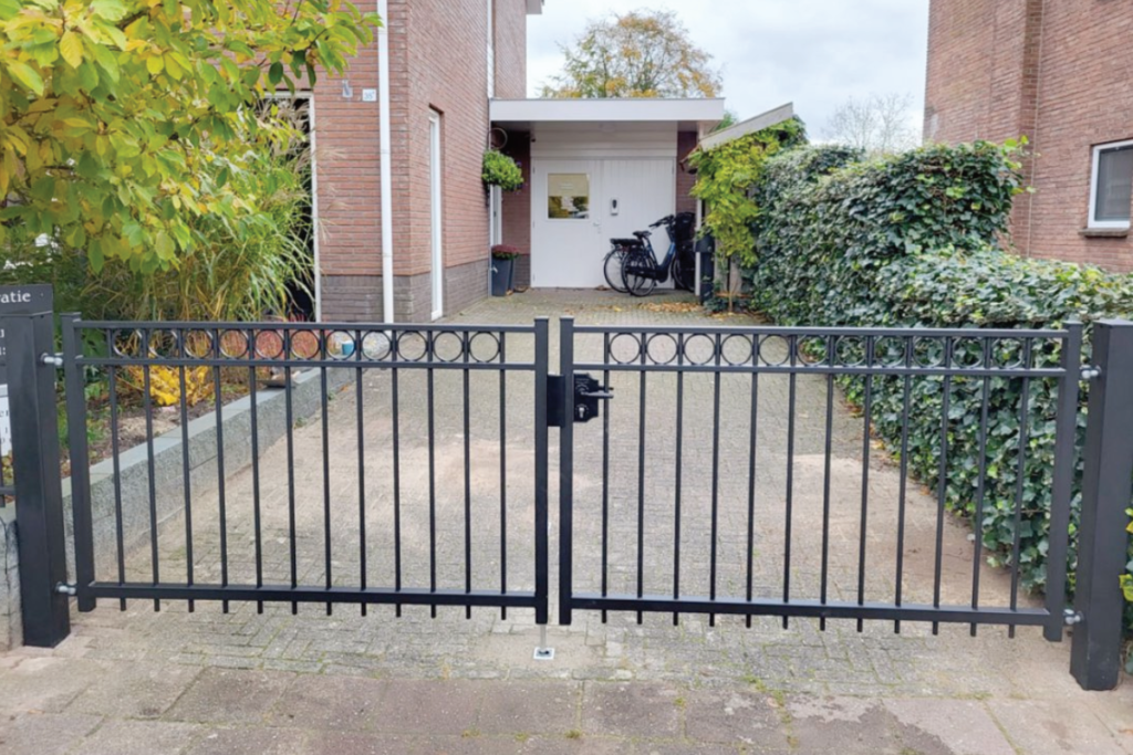 stalen poort laten lassen