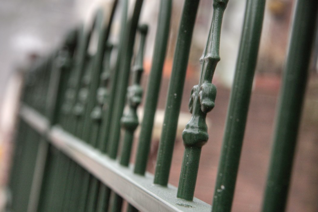 Tips voor het plaatsen van stalen sierhekwerk