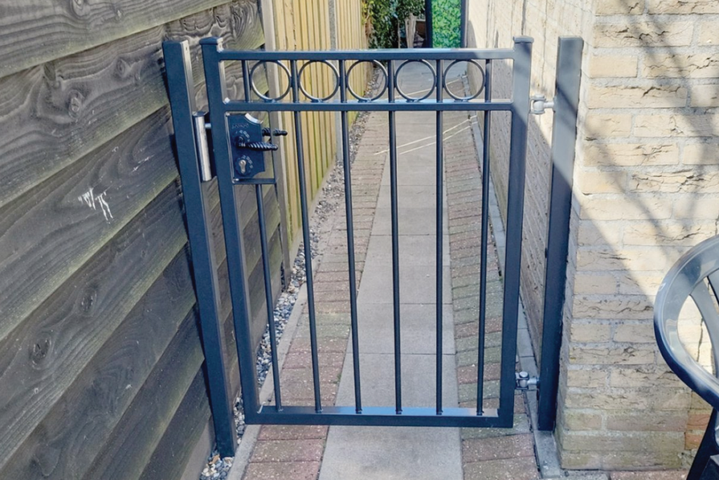 Tuinpoorten laten installeren