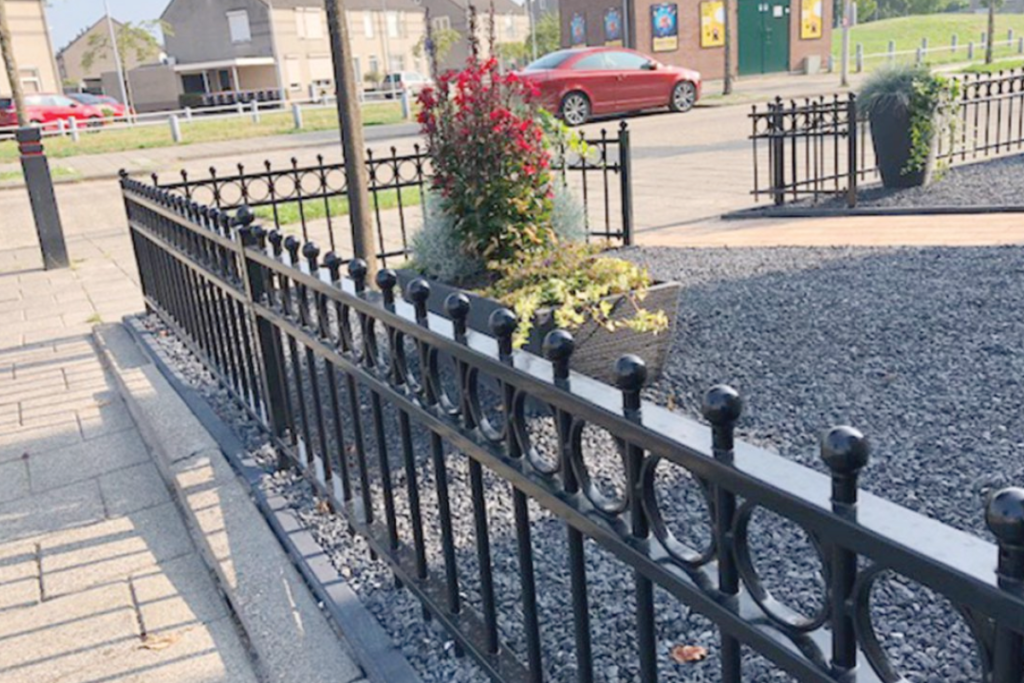 Zelf een stalen sierhekwerk plaatsen