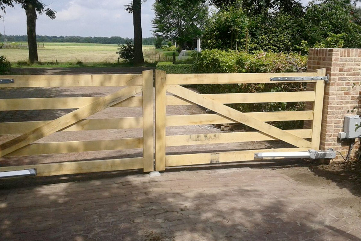 Houten poort laten automatiseren