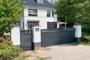 inrijpoort met lamellen laten maken