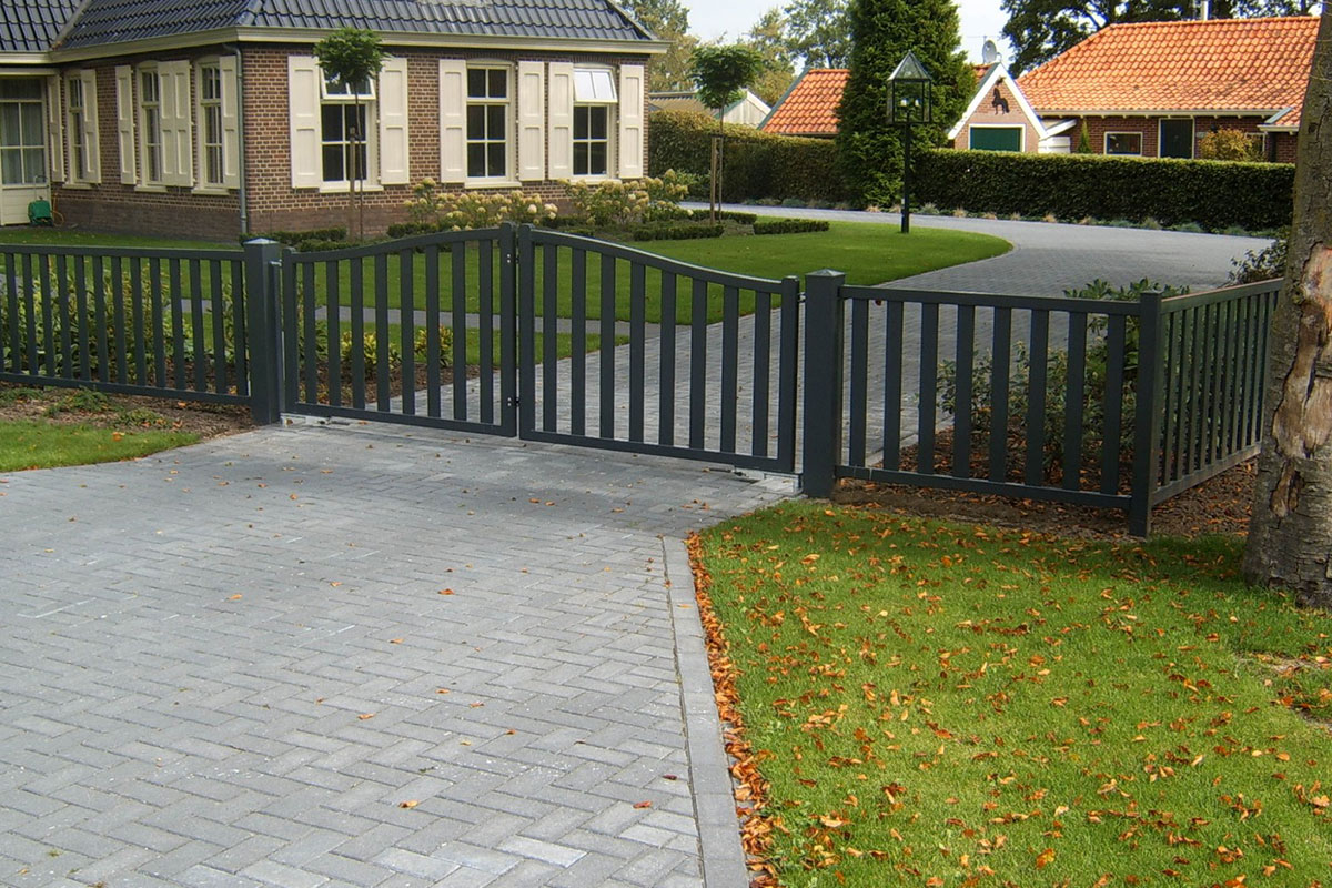 voortuin hekwerk strak