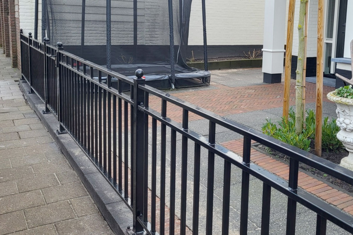 Sierhekwerk vierkante spijlen