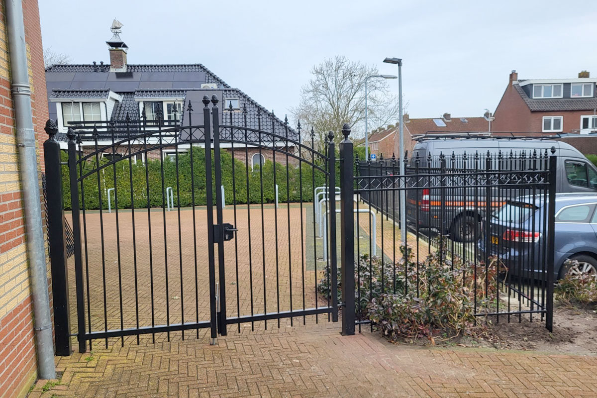 reparatie stalen sierhekwerk op Urk