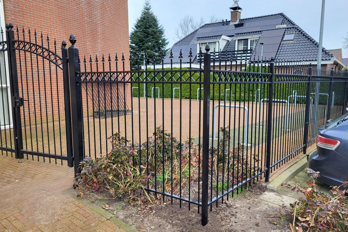 reparatie stalen sierhekwerk op Urk