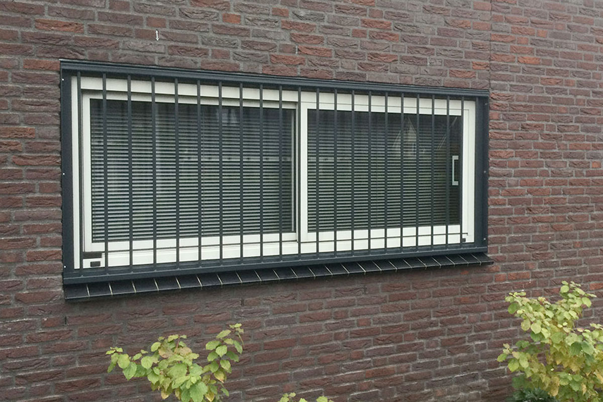 hekwerk voor raam