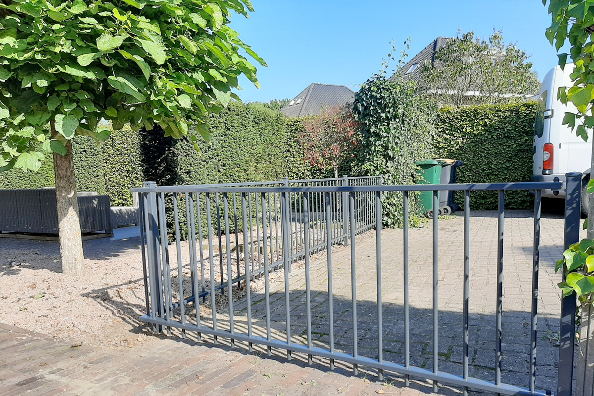 Sierhekwerk met looppoort laten maken