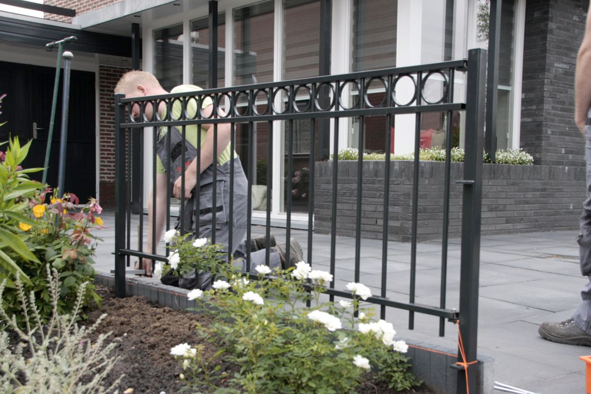 Stalen hekwerk laten plaatsen