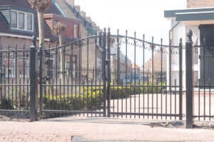 hekwerk langs de oprit