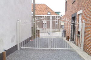 stalen poort oprit