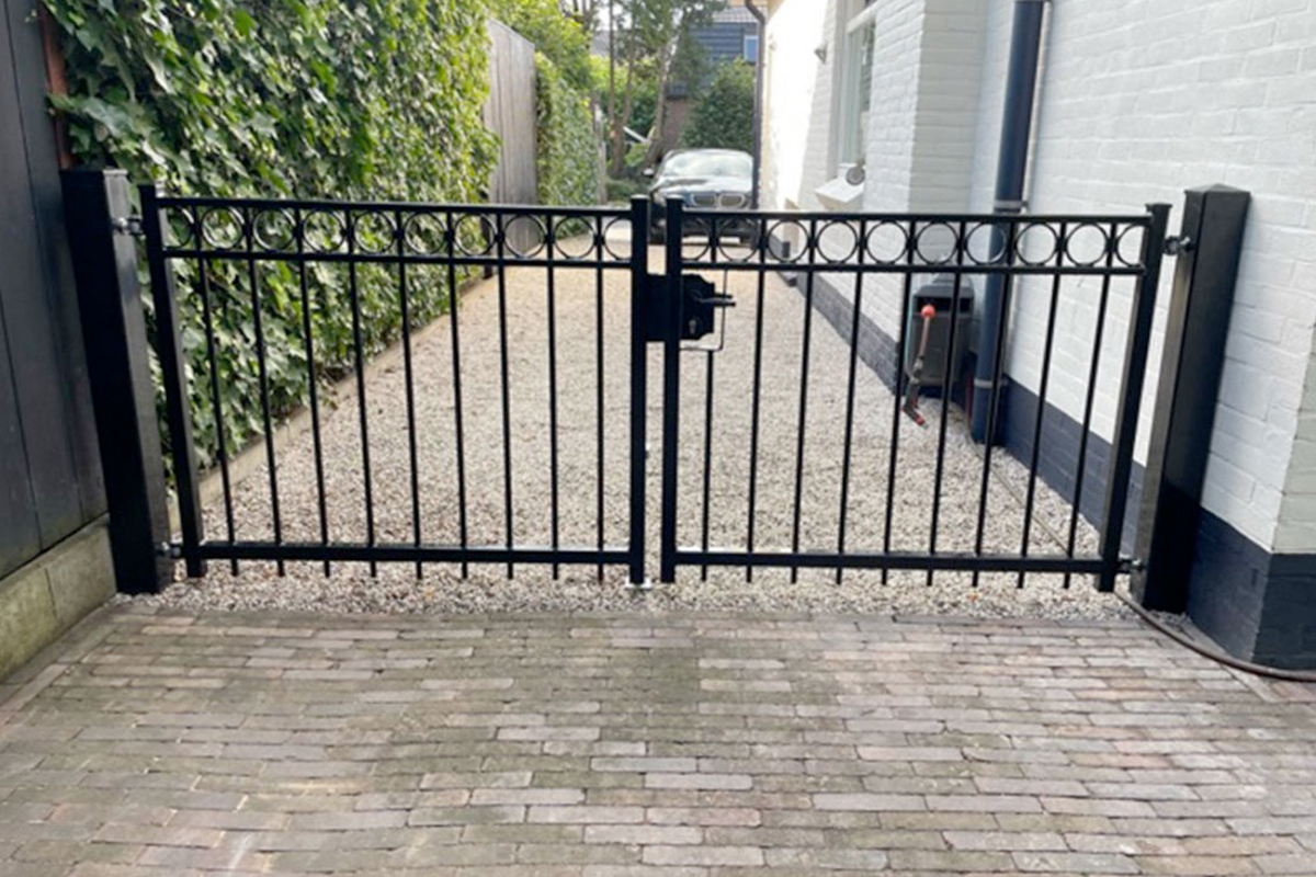 zo kies je het juiste hekwerk voor een lange oprit