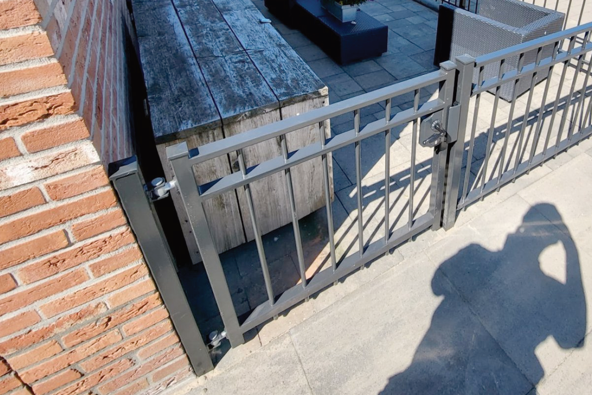 Poorten van staal laten maken