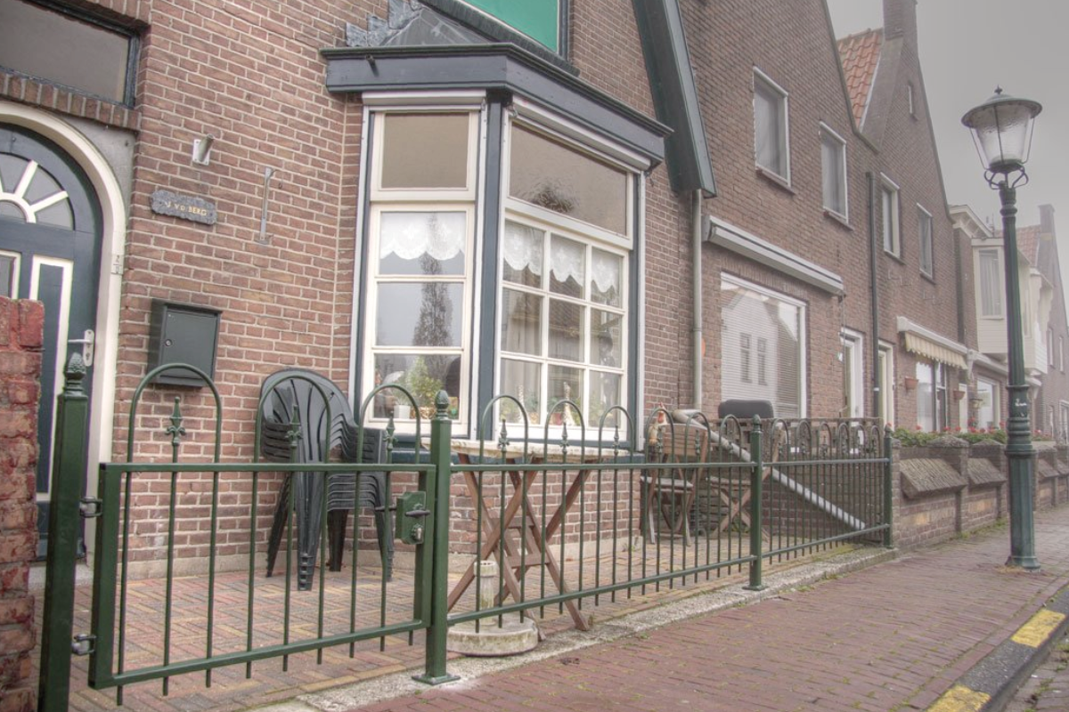 Stalen tuinhekwerk laten monteren