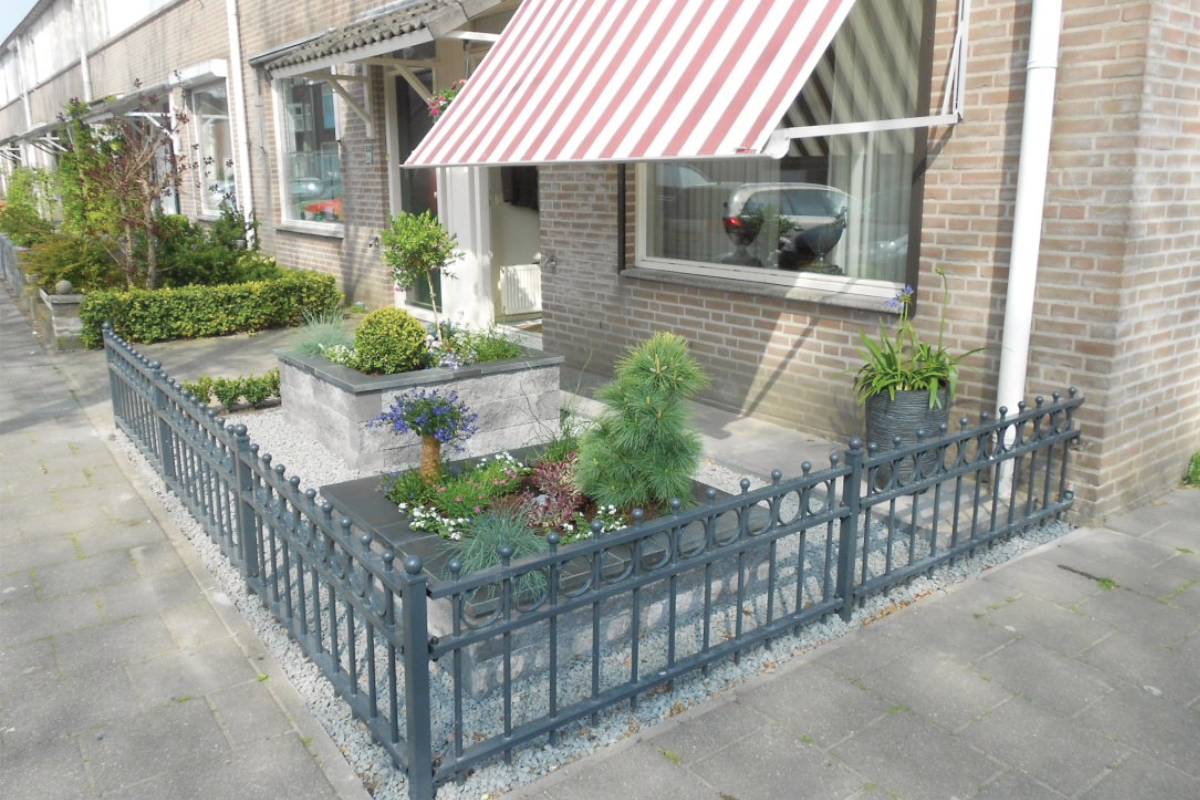 Stalen tuinhekwerk voortuin