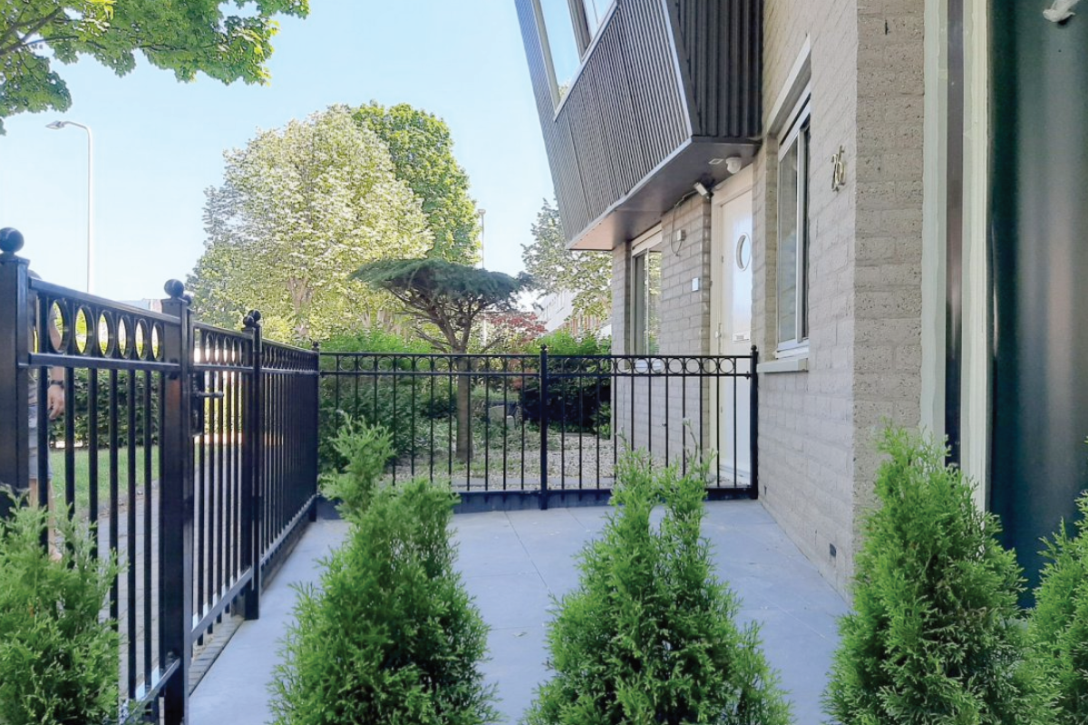 Stalen tuinhekwerk voortuin