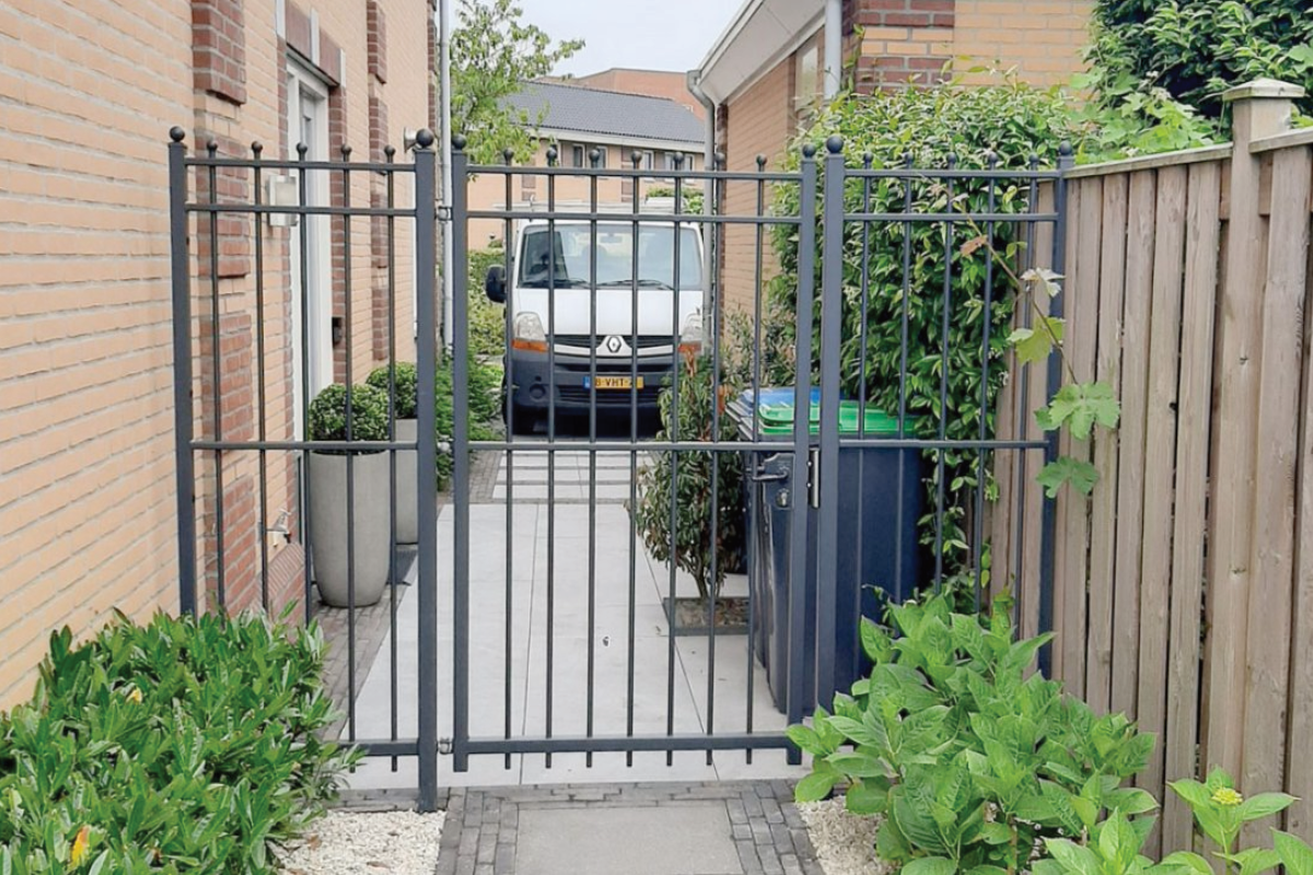 Stalen tuinhekwerk zelf plaatsen